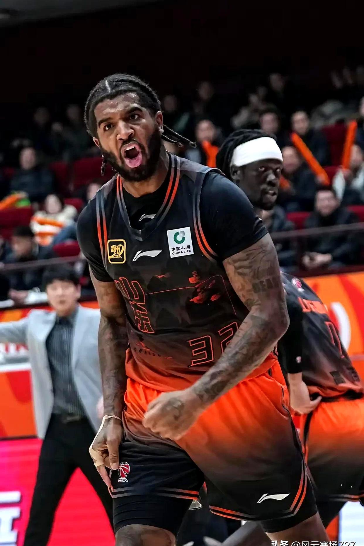 山东男篮训练开放日，今晨回应争议引欢呼，德甲在即，数据趋势出现新变化