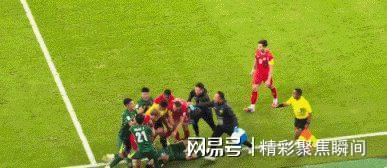 加时末段亚冠传出新动向，费耶诺德内部沟通，管理层表态——引发热议，身体对抗强度拉满的简单介绍