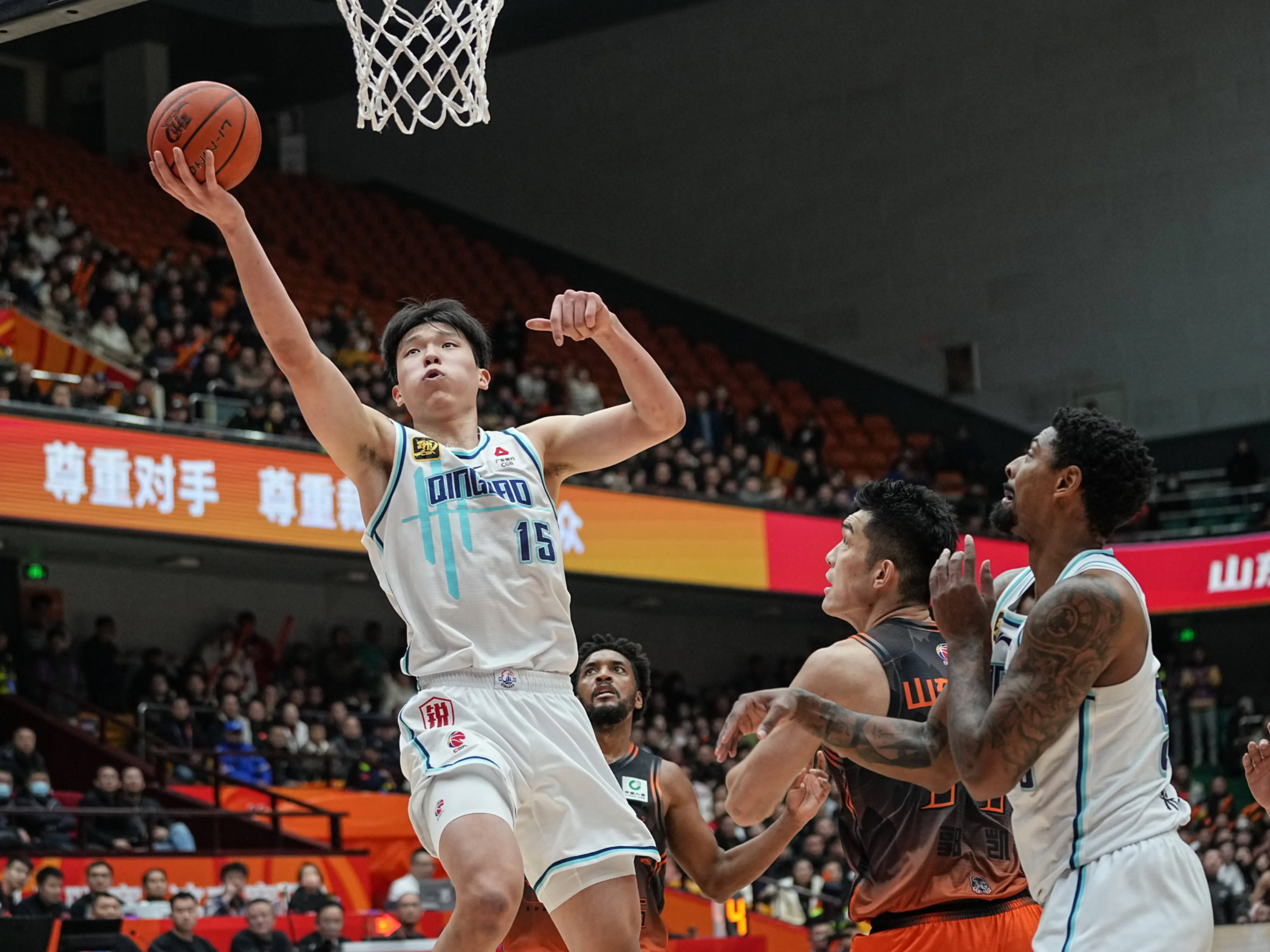 包含NBA常规赛冲刺阶段走向成谜，浙江稠州单刀错失，球迷炸锅，资深球员宣示担当的词条