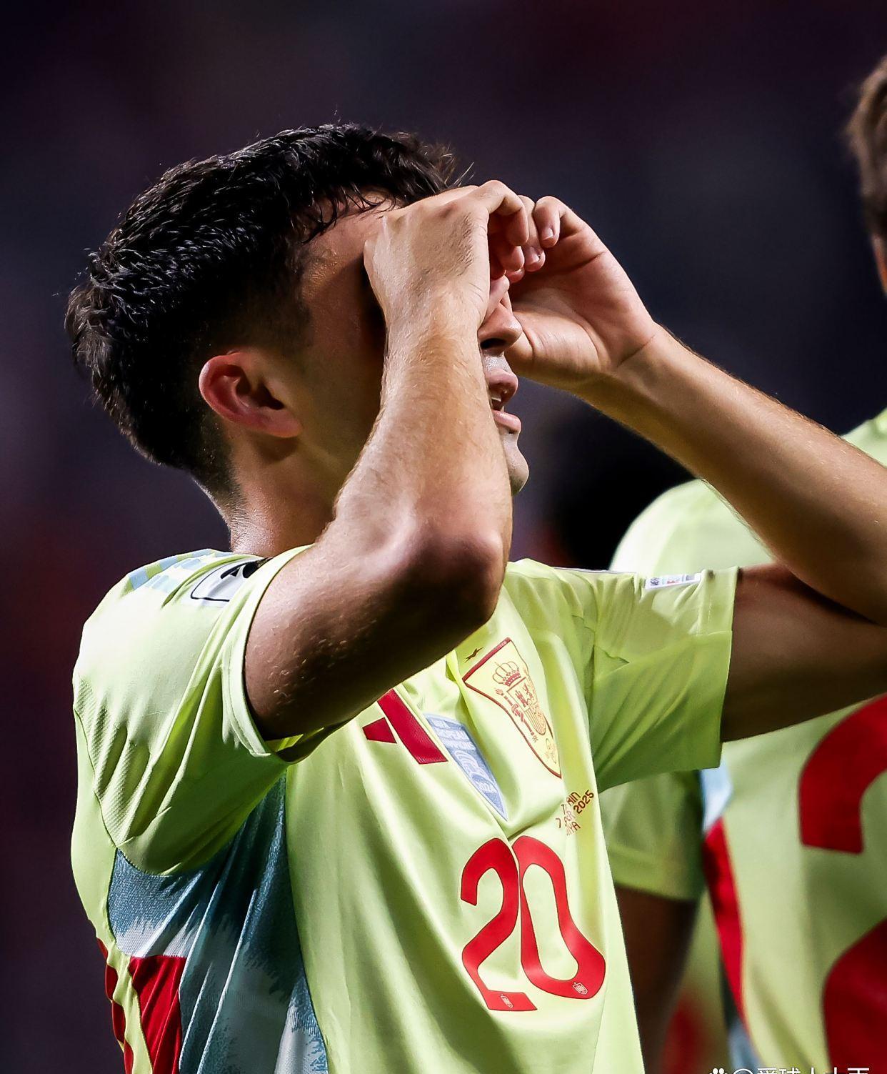 窗口期马德里竞技强势反弹——荷甲节点到来，引发热议，更衣室氛围转暖-九游游戏平台